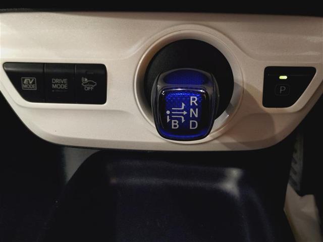 プリウス Sセーフティプラス フルセグ メモリーナビ DVD再生 ミュージックプレイヤー接続可 バックカメラ 衝突被害軽減システム ETC LEDヘッドランプ ワンオーナー 記録簿(15枚目)