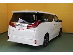 お支払い方法や自動車保険、メンテナンス等、お車に関するご相談は、お気軽に店舗スタッフへお問い合わせください。 5