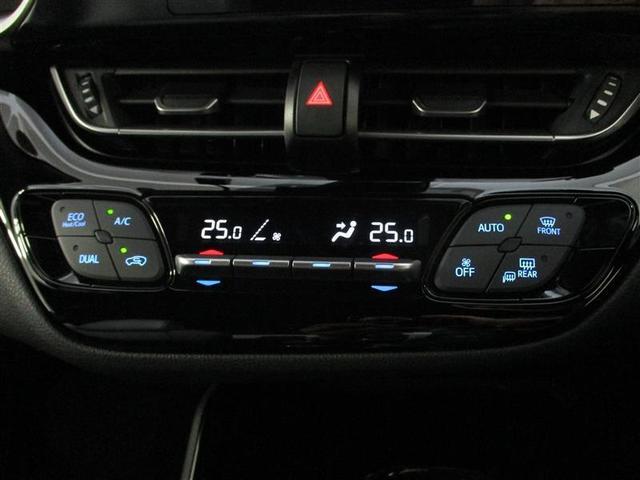 オートエアコン。簡単操作で車内を快適、適切な温度に。また、一度温度設定しておけば自動で風量調整。