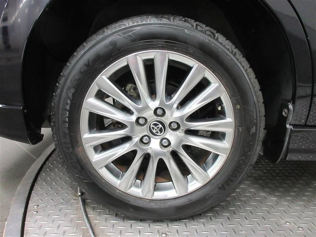 純正アルミホイール。とても精度が高く、走行安定性、デザイン性ともに優れてます。安心してお乗り頂けます。