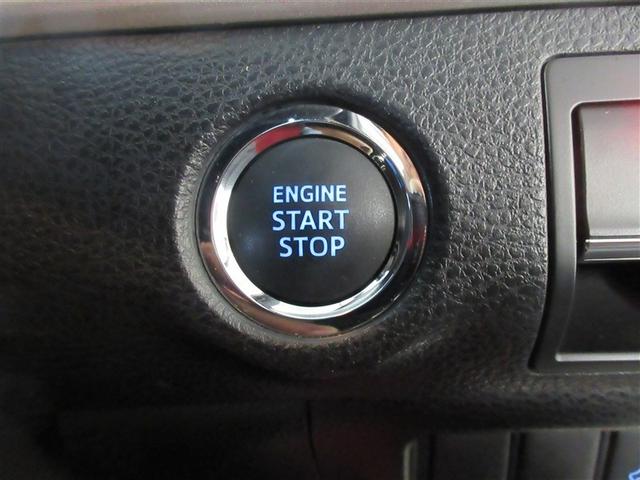 エンジンスタートはブレーキを踏んでスタートボタンを押すだけ。