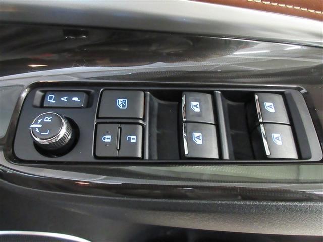 もちろん全席パワーウインドー付。運転席から操作できて便利です。