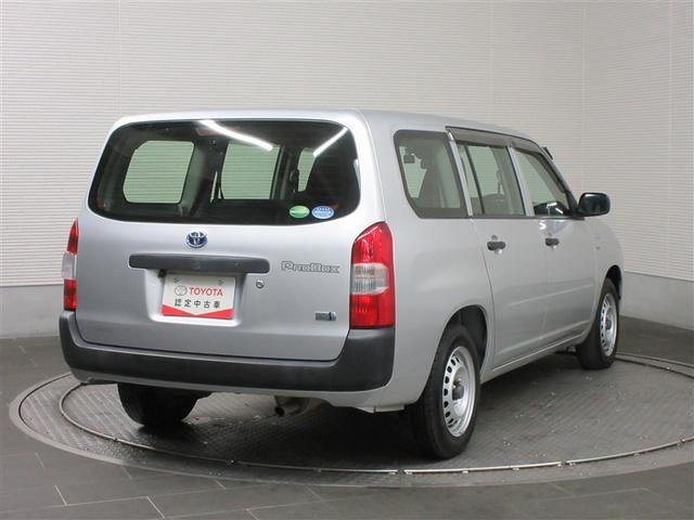 �I�ԂȂ�g���^�̈��S�t-�b�����E�g���^�F�蒆�ÎԁB���{�f�B�J���[�y�ѓ����F�́A�摜�̐F�Ǝ��ۂ̐F���قȂ��Č�����ꍇ���������܂��B