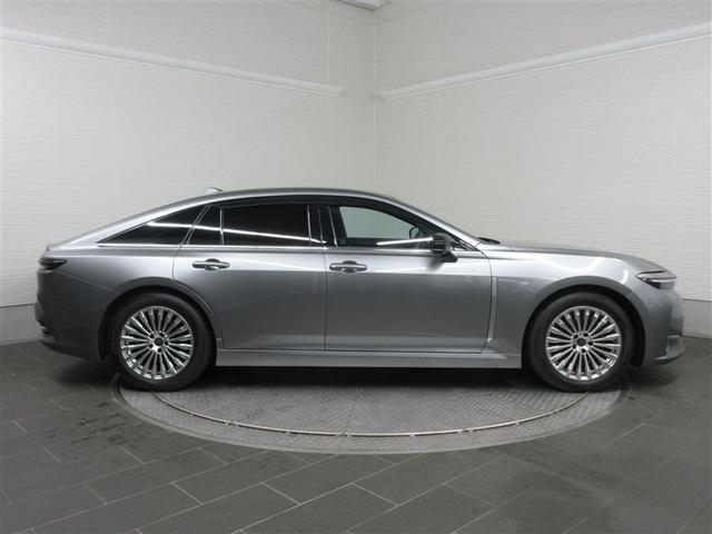 クラウン クラウンセダンＨＥＶ　革シート　メモリーナビ　バックカメラ　衝突被害軽減システム　ＥＴＣ　ＬＥＤヘッドランプ　ワンオーナー　記録簿（3枚目）