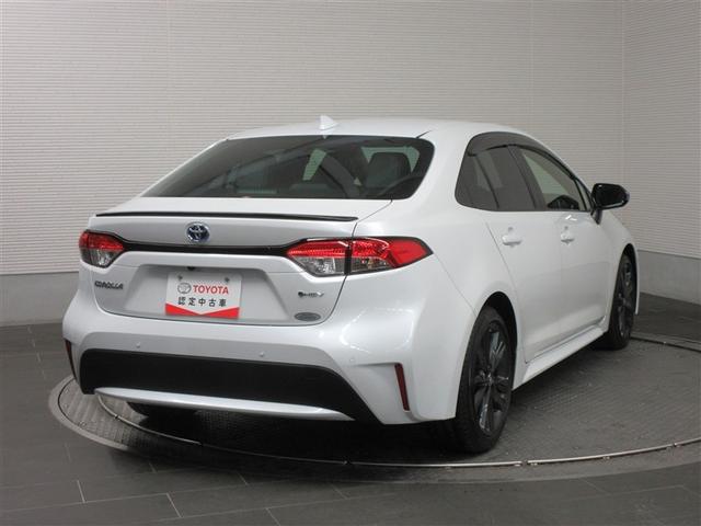 �I�ԂȂ�g���^�̈��S�t-�b�����E�g���^�F�蒆�ÎԁB���{�f�B�J���[�y�ѓ����F�́A�摜�̐F�Ǝ��ۂ̐F���قȂ��Č�����ꍇ���������܂��B