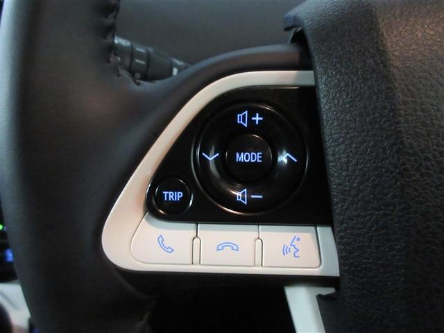 プリウス Ｓセーフティプラス　フルセグ　メモリーナビ　ＤＶＤ再生　バックカメラ　衝突被害軽減システム　ＥＴＣ　ＬＥＤヘッドランプ　ワンオーナー　記録簿（24枚目）