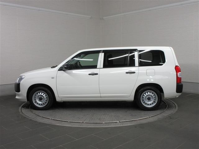 �I�ԂȂ�g���^�̈��S�t-�b�����E�g���^�F�蒆�ÎԁB���{�f�B�J���[�y�ѓ����F�́A�摜�̐F�Ǝ��ۂ̐F���قȂ��Č�����ꍇ���������܂��B