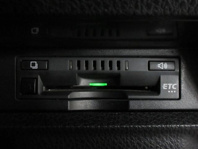 ヴォクシー ＺＳ　煌ＩＩＩ　フルセグ　メモリーナビ　ＤＶＤ再生　後席モニター　バックカメラ　衝突被害軽減システム　ＥＴＣ　ドラレコ　両側電動スライド　ＬＥＤヘッドランプ　ウオークスルー　乗車定員７人　３列シート　ワンオーナー（24枚目）