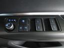 もちろん全席パワーウインドー付。運転席から操作できて便利です。