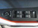 もちろん全席パワーウインドー付。運転席から操作できて便利です。