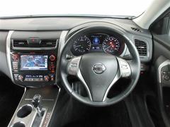 運転席はその車の重要ポイント。ぜひ実際にご乗車ください。お待ちしてます。 4