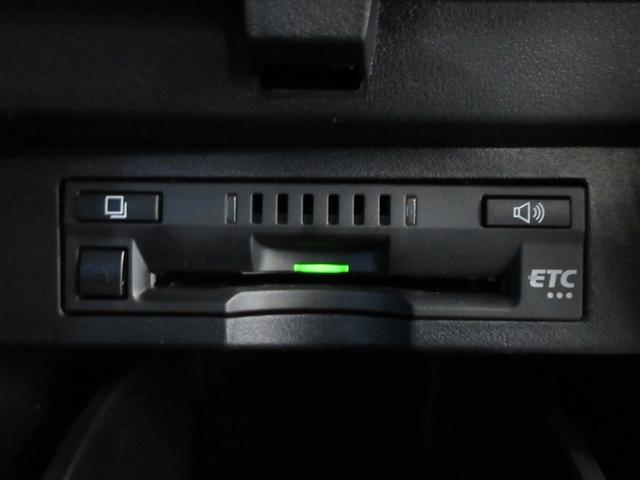 アルファード ２．５Ｓ　革シート　サンルーフ　ＤＶＤ再生　後席モニター　バックカメラ　衝突被害軽減システム　ＥＴＣ　両側電動スライド　ＬＥＤヘッドランプ　乗車定員７人　３列シート　ワンオーナー　記録簿（22枚目）