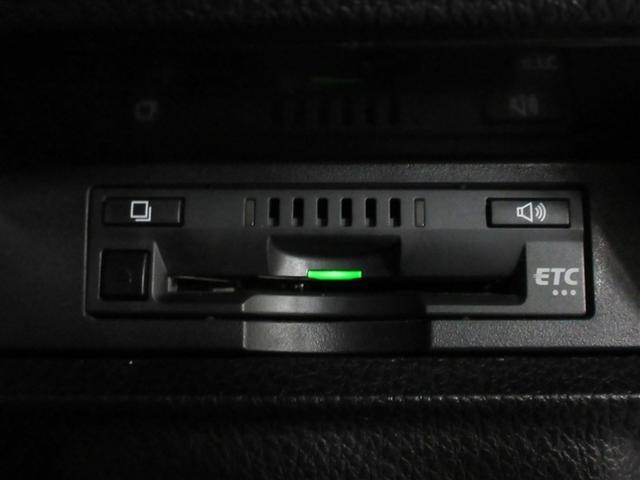 エスクァイア Ｇｉ　フルセグ　メモリーナビ　ＤＶＤ再生　後席モニター　バックカメラ　衝突被害軽減システム　ＥＴＣ　両側電動スライド　ＬＥＤヘッドランプ　乗車定員７人　３列シート　ワンオーナー　記録簿　アイドリングストップ（24枚目）