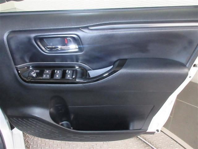 エスクァイア Ｇｉ　フルセグ　メモリーナビ　ＤＶＤ再生　後席モニター　バックカメラ　衝突被害軽減システム　ＥＴＣ　両側電動スライド　ＬＥＤヘッドランプ　乗車定員７人　３列シート　ワンオーナー　記録簿　アイドリングストップ（32枚目）