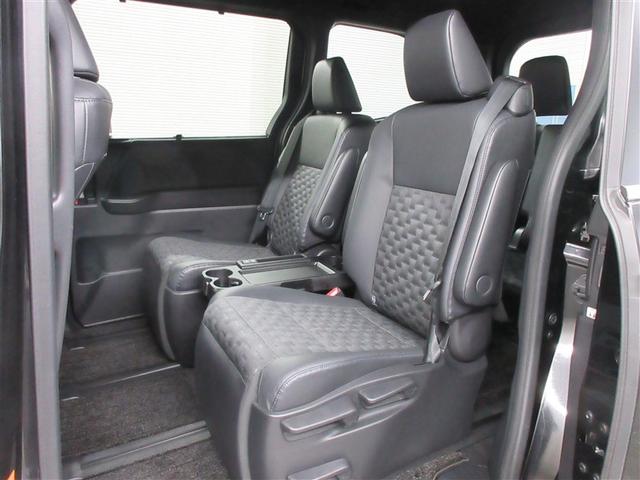 ヴォクシー Ｓ－Ｚ　メモリーナビ　ミュージックプレイヤー接続可　後席モニター　バックカメラ　衝突被害軽減システム　ＥＴＣ　両側電動スライド　ＬＥＤヘッドランプ　乗車定員７人　３列シート　記録簿（31枚目）