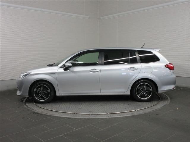 �I�ԂȂ�g���^�̈��S�t-�b�����E�g���^�F�蒆�ÎԁB���{�f�B�J���[�y�ѓ����F�́A�摜�̐F�Ǝ��ۂ̐F���قȂ��Č�����ꍇ���������܂��B