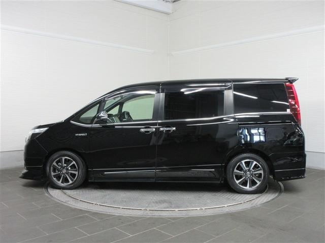 エスクァイア GIブラックテーラード フルセグ メモリーナビ DVD再生 後席モニター バックカメラ 衝突被害軽減システム ETC ドラレコ 両側電動スライド LEDヘッドランプ 乗車定員7人 3列シート 記録簿(4枚目)