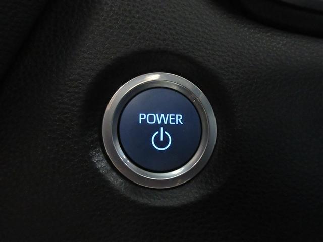 スマートキーシステムはキーをお持ちの方を車がオーナーと判断し、ドアロックの開閉もタッチ＆握るだけ。エンジンスタートはブレーキを踏んでスタートボタンを押すだけ。