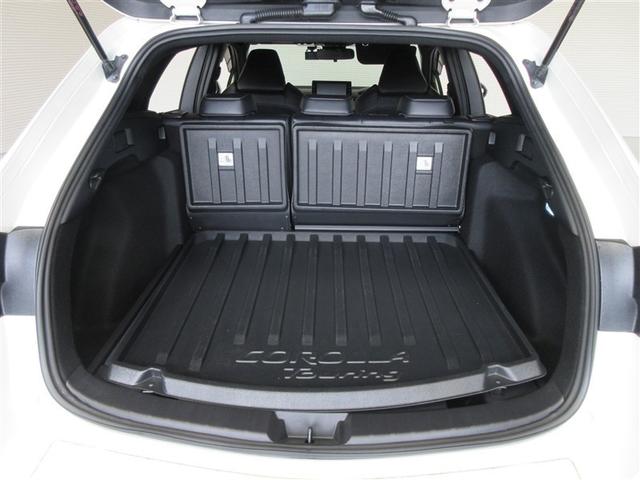 トランクはゆとりがあります。日常のお買いものにも十分な容量。