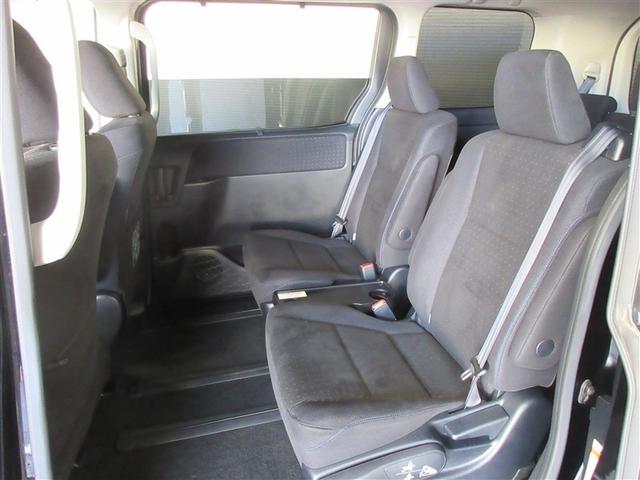 ヴォクシー ハイブリッドＶ　フルセグ　メモリーナビ　ＤＶＤ再生　後席モニター　バックカメラ　衝突被害軽減システム　ＥＴＣ　両側電動スライド　ＬＥＤヘッドランプ　乗車定員７人（34枚目）