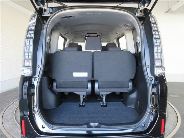 ヴォクシー ハイブリッドＶ　フルセグ　メモリーナビ　ＤＶＤ再生　後席モニター　バックカメラ　衝突被害軽減システム　ＥＴＣ　両側電動スライド　ＬＥＤヘッドランプ　乗車定員７人（36枚目）