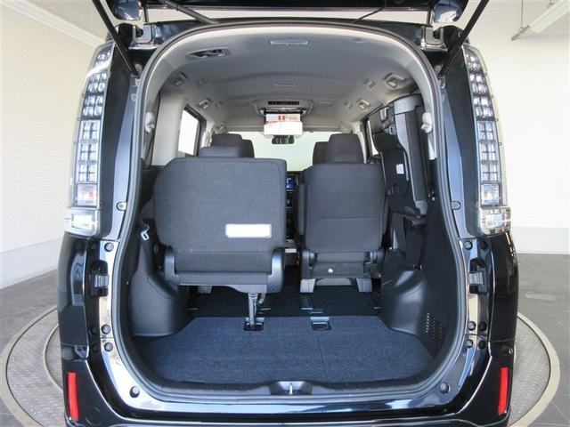 ヴォクシー ハイブリッドＶ　フルセグ　メモリーナビ　ＤＶＤ再生　後席モニター　バックカメラ　衝突被害軽減システム　ＥＴＣ　両側電動スライド　ＬＥＤヘッドランプ　乗車定員７人（37枚目）