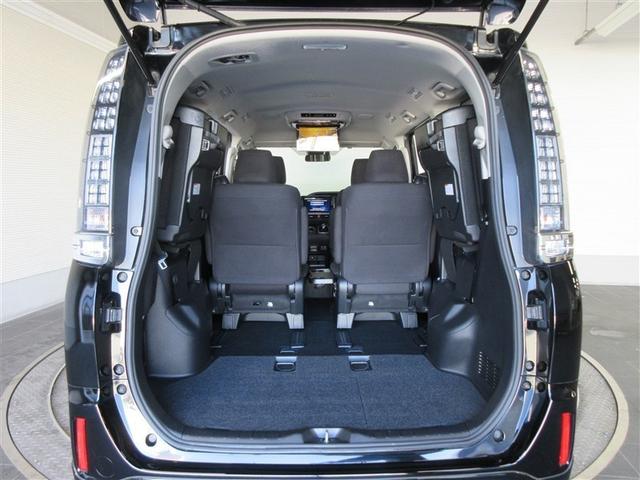 ヴォクシー ハイブリッドＶ　フルセグ　メモリーナビ　ＤＶＤ再生　後席モニター　バックカメラ　衝突被害軽減システム　ＥＴＣ　両側電動スライド　ＬＥＤヘッドランプ　乗車定員７人（38枚目）