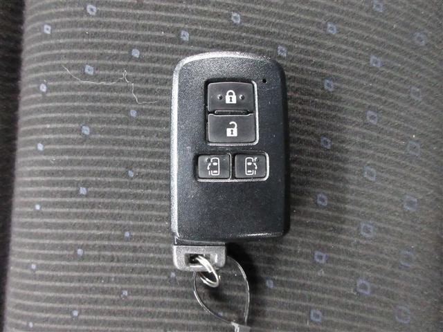 ヴォクシー ハイブリッドＶ　フルセグ　メモリーナビ　ＤＶＤ再生　後席モニター　バックカメラ　衝突被害軽減システム　ＥＴＣ　両側電動スライド　ＬＥＤヘッドランプ　乗車定員７人（40枚目）