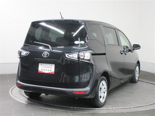 �I�ԂȂ�g���^�̈��S�t-�b�����E�g���^�F�蒆�ÎԁB���{�f�B�J���[�y�ѓ����F�́A�摜�̐F�Ǝ��ۂ̐F���قȂ��Č�����ꍇ���������܂��B