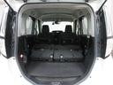 リアシートを倒した状態。簡単動作であっという間にフラットスペースが広がりますので大きな荷物も楽に積めます。