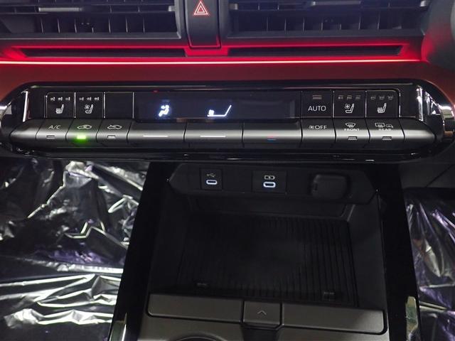 プリウス Ｚ　サンルーフ　フルセグ　バックカメラ　衝突被害軽減システム　ＥＴＣ　ＬＥＤヘッドランプ　記録簿（27枚目）