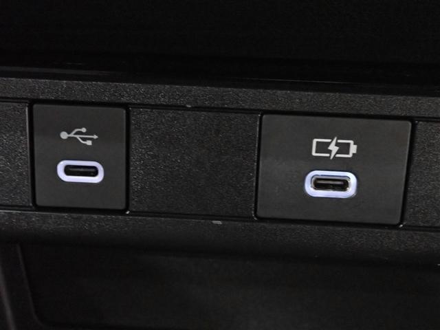 プリウス Ｚ　サンルーフ　フルセグ　バックカメラ　衝突被害軽減システム　ＥＴＣ　ＬＥＤヘッドランプ　記録簿（31枚目）