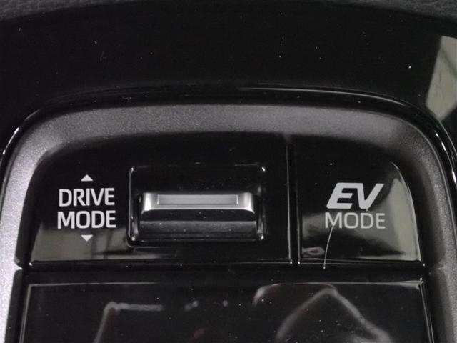 カローラ ハイブリッド　ダブルバイビー　バックカメラ　衝突被害軽減システム　ＥＴＣ　ドラレコ　ＬＥＤヘッドランプ（32枚目）