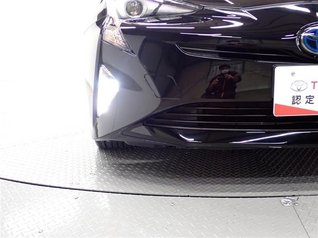 プリウス Ｓツーリングセレクション　フルセグ　メモリーナビ　ＤＶＤ再生　バックカメラ　衝突被害軽減システム　ＥＴＣ　ＬＥＤヘッドランプ　記録簿（11枚目）