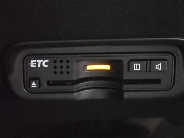 ヴェゼル ハイブリッドＸ　フルセグ　メモリーナビ　ＤＶＤ再生　バックカメラ　衝突被害軽減システム　ＥＴＣ　ＬＥＤヘッドランプ　記録簿（27枚目）