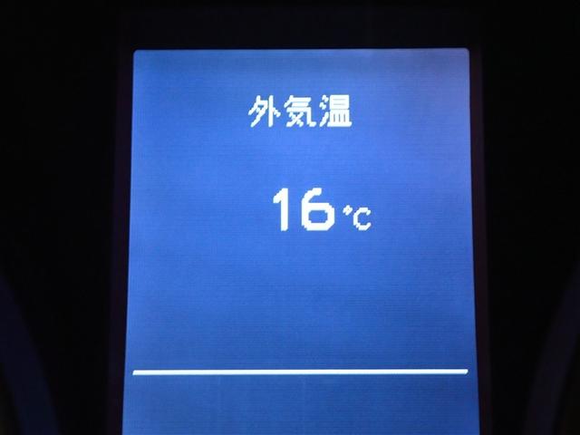 ランドクルーザープラド ＴＺ－Ｇ　革シート　４ＷＤ　フルセグ　ＨＤＤナビ　ＤＶＤ再生　バックカメラ　ＥＴＣ　乗車定員７人　３列シート　記録簿（20枚目）