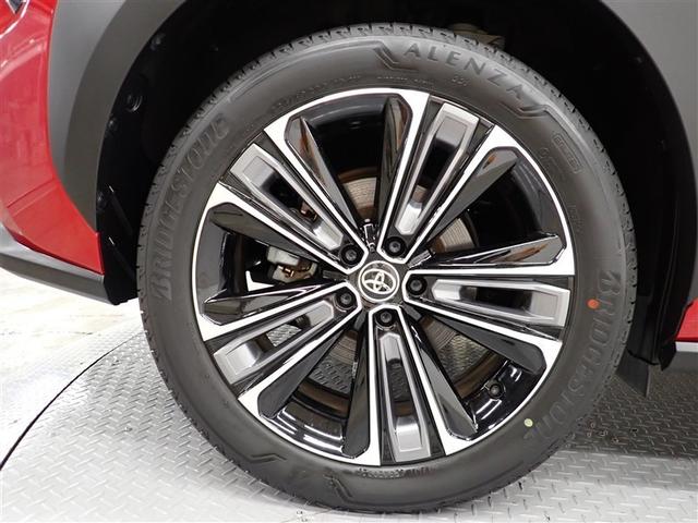 �������h���X�A�b�v���Ă���鏃���A���~�z�C�[��