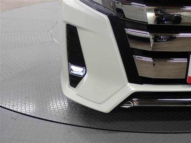 ノア Ｓｉ　ダブルバイビー　フルセグ　メモリーナビ　ＤＶＤ再生　バックカメラ　衝突被害軽減システム　ＥＴＣ　両側電動スライド　ＬＥＤヘッドランプ　ウオークスルー　乗車定員７人　３列シート　記録簿　アイドリングストップ（11枚目）