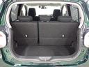 セカンドシートを倒すとさらに広々のラゲッジスペース