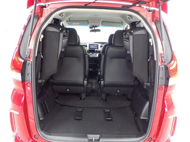 フリード クロスター・ホンダセンシング　ＤＶＤ再生　バックカメラ　衝突被害軽減システム　ＥＴＣ　両側電動スライド　ＬＥＤヘッドランプ　ウオークスルー　乗車定員６人　３列シート　アイドリングストップ（12枚目）