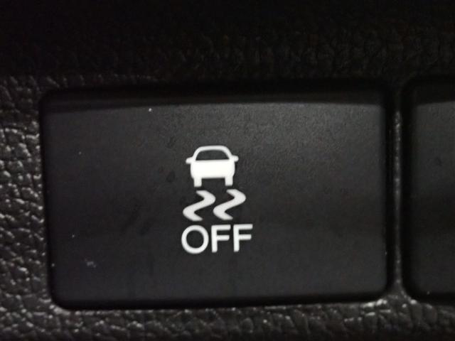 フリード クロスター・ホンダセンシング　ＤＶＤ再生　バックカメラ　衝突被害軽減システム　ＥＴＣ　両側電動スライド　ＬＥＤヘッドランプ　ウオークスルー　乗車定員６人　３列シート　アイドリングストップ（30枚目）