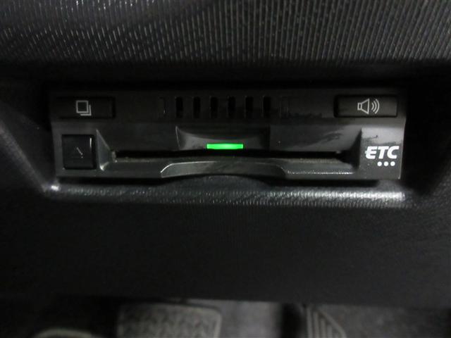 アクア Ｇ　ＧＲスポーツ　フルセグ　メモリーナビ　ＤＶＤ再生　バックカメラ　衝突被害軽減システム　ＥＴＣ　ＬＥＤヘッドランプ　ウオークスルー　３列シート（29枚目）