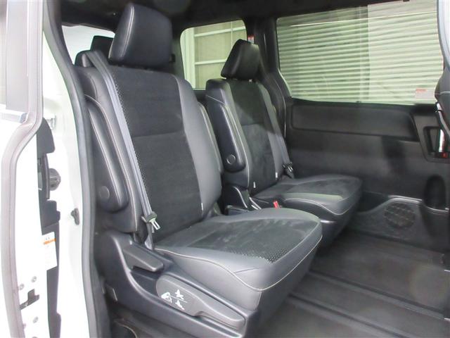 ヴォクシー ＺＳ　煌ＩＩＩ　フルセグ　メモリーナビ　ＤＶＤ再生　バックカメラ　衝突被害軽減システム　ＥＴＣ　両側電動スライド　ＬＥＤヘッドランプ　ウオークスルー　乗車定員７人　３列シート　記録簿　アイドリングストップ（32枚目）