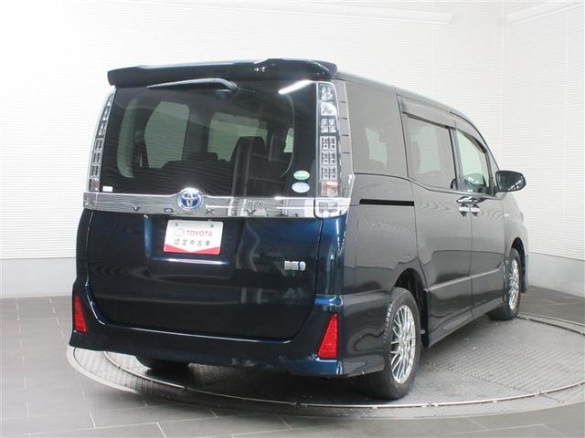 ヴォクシー ＺＳ　キラメキ２　フルセグ　メモリーナビ　ＤＶＤ再生　バックカメラ　衝突被害軽減システム　ＥＴＣ　ドラレコ　両側電動スライド　ＬＥＤヘッドランプ　ウオークスルー　乗車定員７人　３列シート（4枚目）