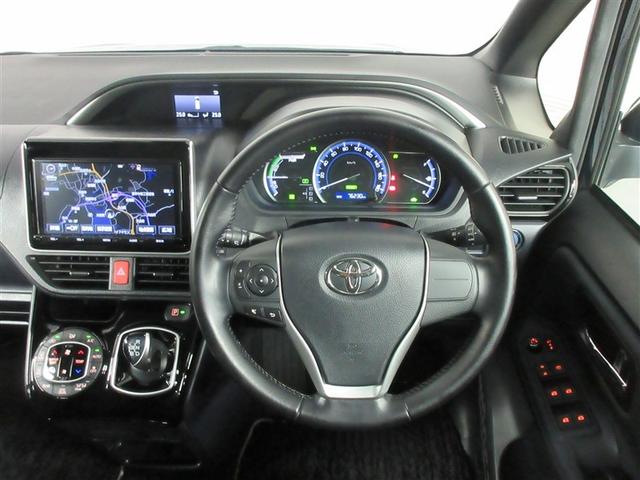 ヴォクシー ＺＳ　キラメキ２　フルセグ　メモリーナビ　ＤＶＤ再生　バックカメラ　衝突被害軽減システム　ＥＴＣ　ドラレコ　両側電動スライド　ＬＥＤヘッドランプ　ウオークスルー　乗車定員７人　３列シート（5枚目）