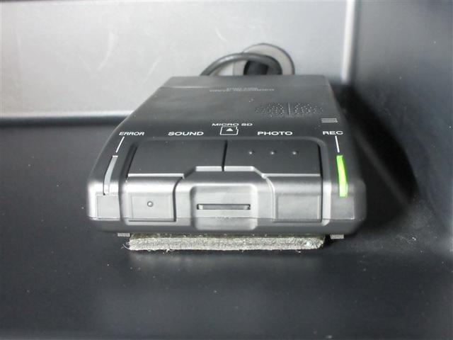 ヴォクシー ＺＳ　キラメキ２　フルセグ　メモリーナビ　ＤＶＤ再生　バックカメラ　衝突被害軽減システム　ＥＴＣ　ドラレコ　両側電動スライド　ＬＥＤヘッドランプ　ウオークスルー　乗車定員７人　３列シート（25枚目）