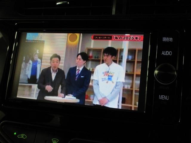 アクア クロスオーバー　フルセグ　メモリーナビ　ＤＶＤ再生　バックカメラ　衝突被害軽減システム　ＥＴＣ　ＬＥＤヘッドランプ　記録簿（17枚目）