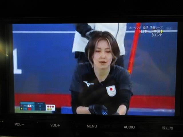 ヴォクシー ＺＳ　キラメキ２　フルセグ　メモリーナビ　ＤＶＤ再生　後席モニター　バックカメラ　衝突被害軽減システム　ＥＴＣ　両側電動スライド　ＬＥＤヘッドランプ　ウオークスルー　乗車定員７人　３列シート（14枚目）