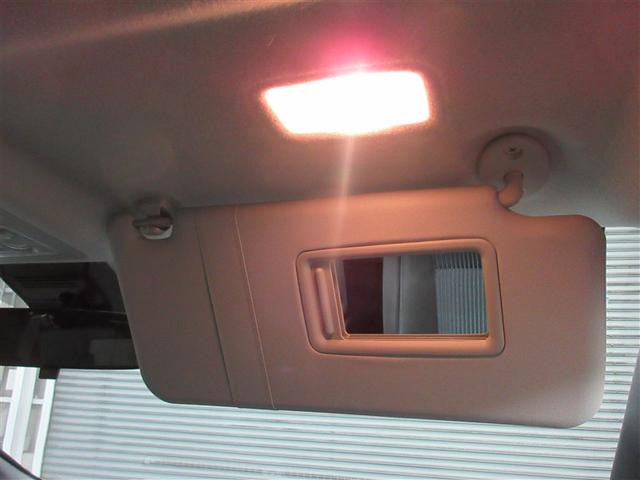 ヴォクシー ＺＳ　キラメキ２　フルセグ　メモリーナビ　ＤＶＤ再生　後席モニター　バックカメラ　衝突被害軽減システム　ＥＴＣ　両側電動スライド　ＬＥＤヘッドランプ　ウオークスルー　乗車定員７人　３列シート（28枚目）