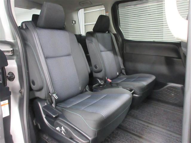 ヴォクシー ＺＳ　キラメキ２　フルセグ　メモリーナビ　ＤＶＤ再生　後席モニター　バックカメラ　衝突被害軽減システム　ＥＴＣ　両側電動スライド　ＬＥＤヘッドランプ　ウオークスルー　乗車定員７人　３列シート（31枚目）